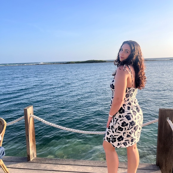 Meet your Posher, Angela - Picture 1 of 1